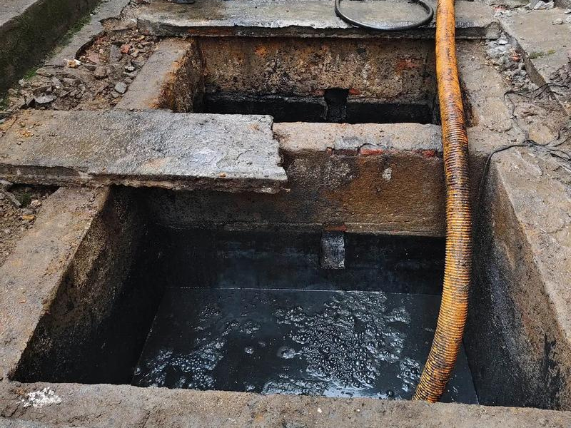 汤山清理化粪池